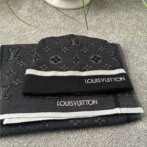 Louis Vuitton Charcoal and Light Gray Beanie and Scarf Set